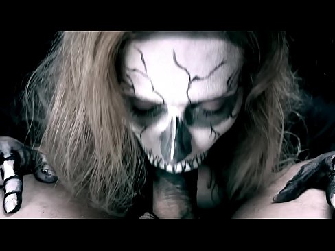 ❤️ Demonska djevojka siše kurac svojim crnim ustima i guta spermu. Porno video u pornografiji bs.xxxdeutschepornos.ru ❌